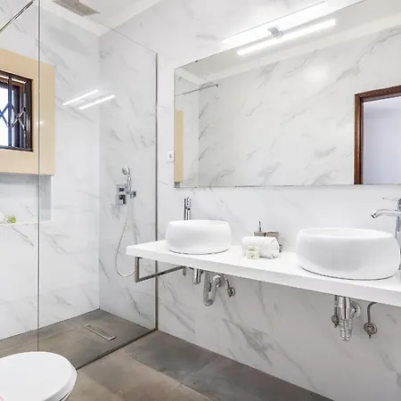 Loendros, Calma Moradia Com Piscina Privada, Guia