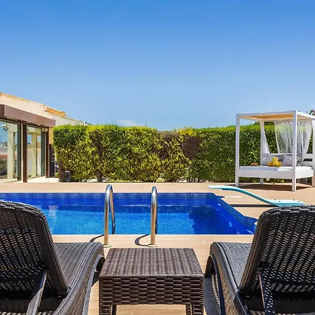 Villa Loendros, Calma Moradia Com Piscina Privada, *